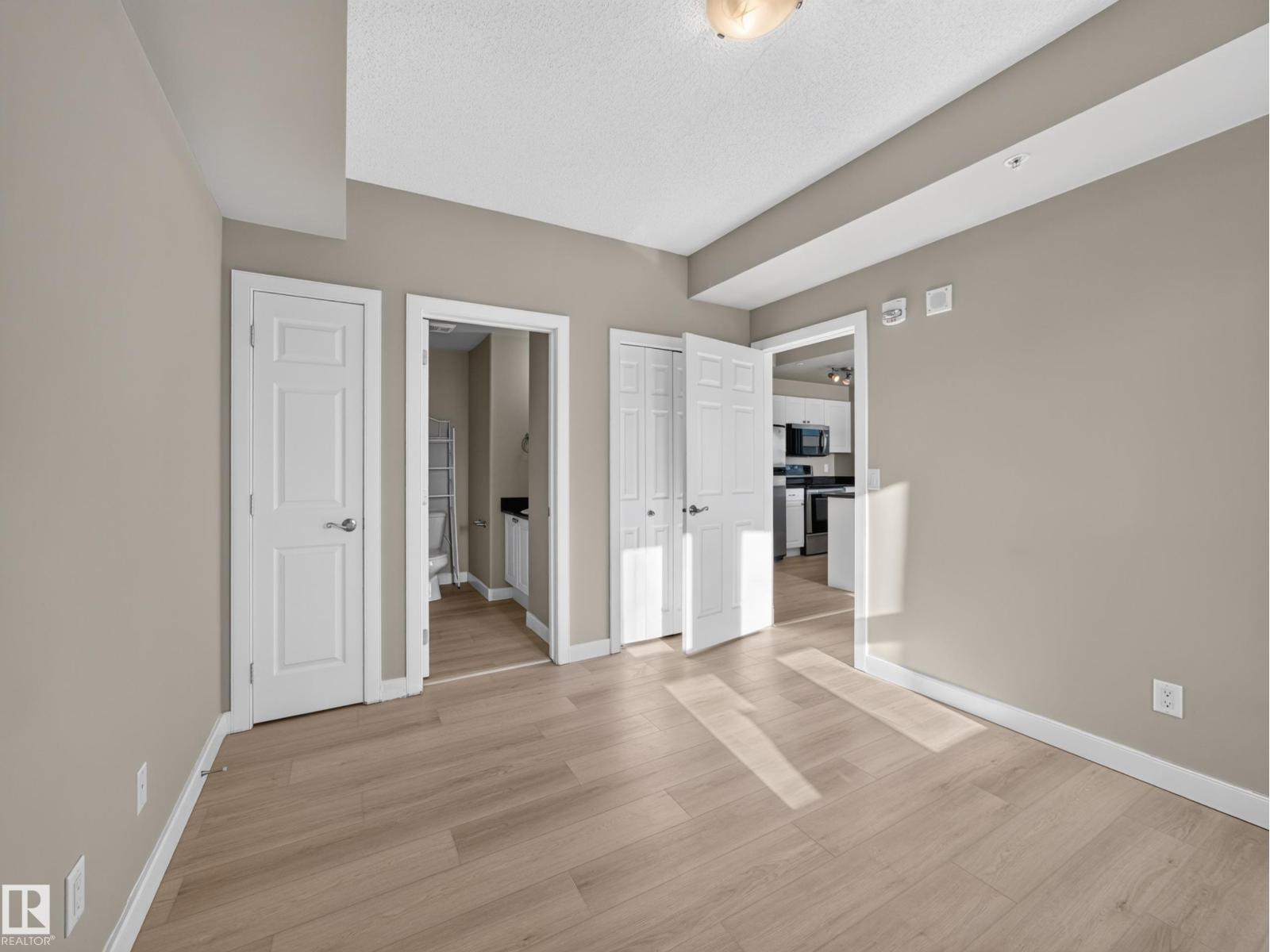 #1208 9939 109 ST NW - 39