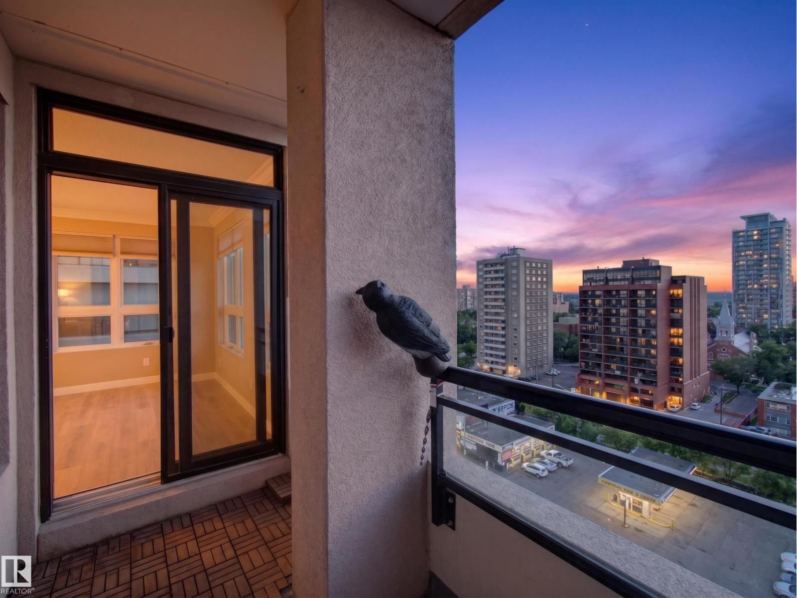 #1208 9939 109 ST NW - 44
