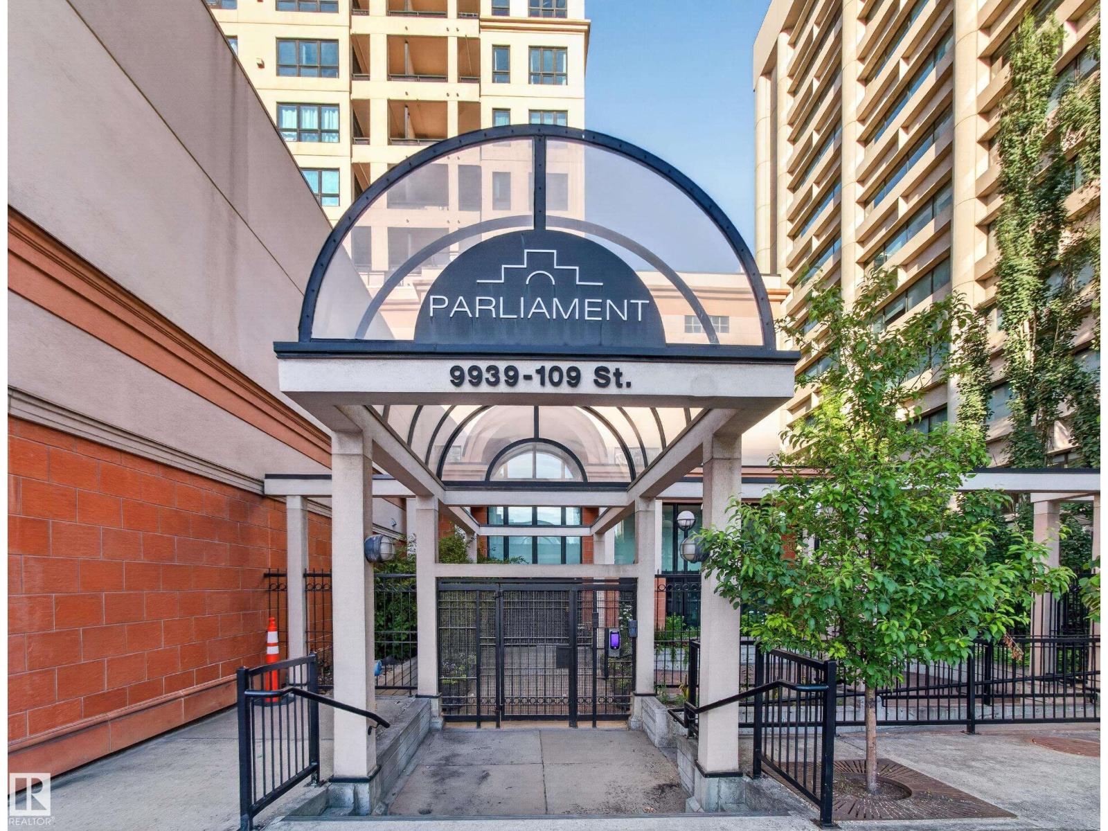 #1208 9939 109 ST NW - 59
