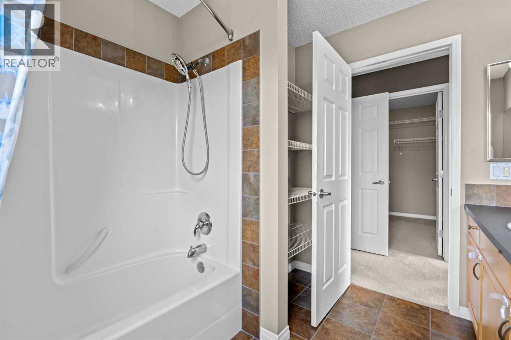 2362 Sagewood Crescent SW - 33