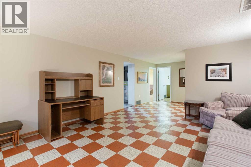 723 Seattle Drive SW - 26