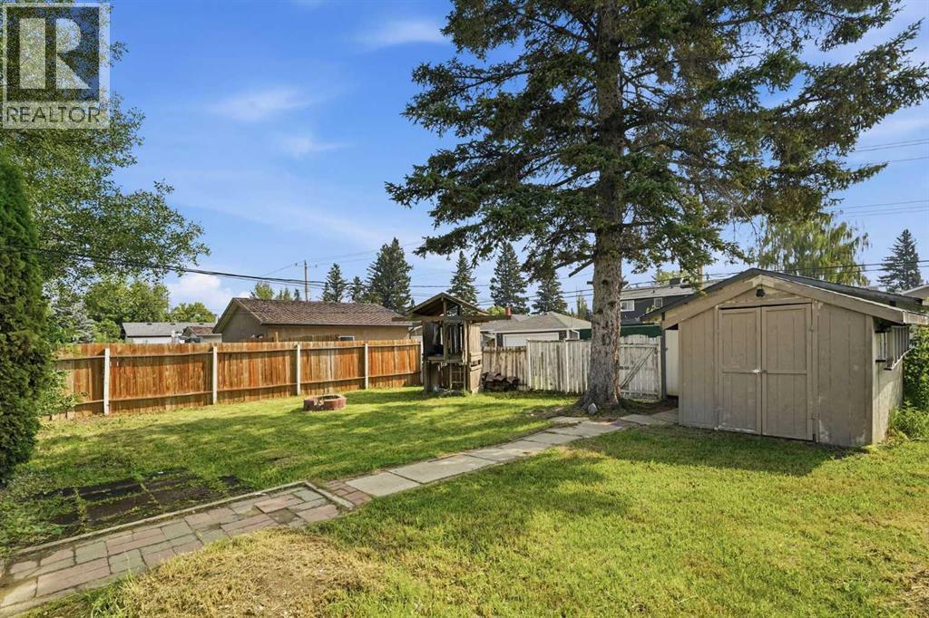 9032 Fairmount Drive SE - 25