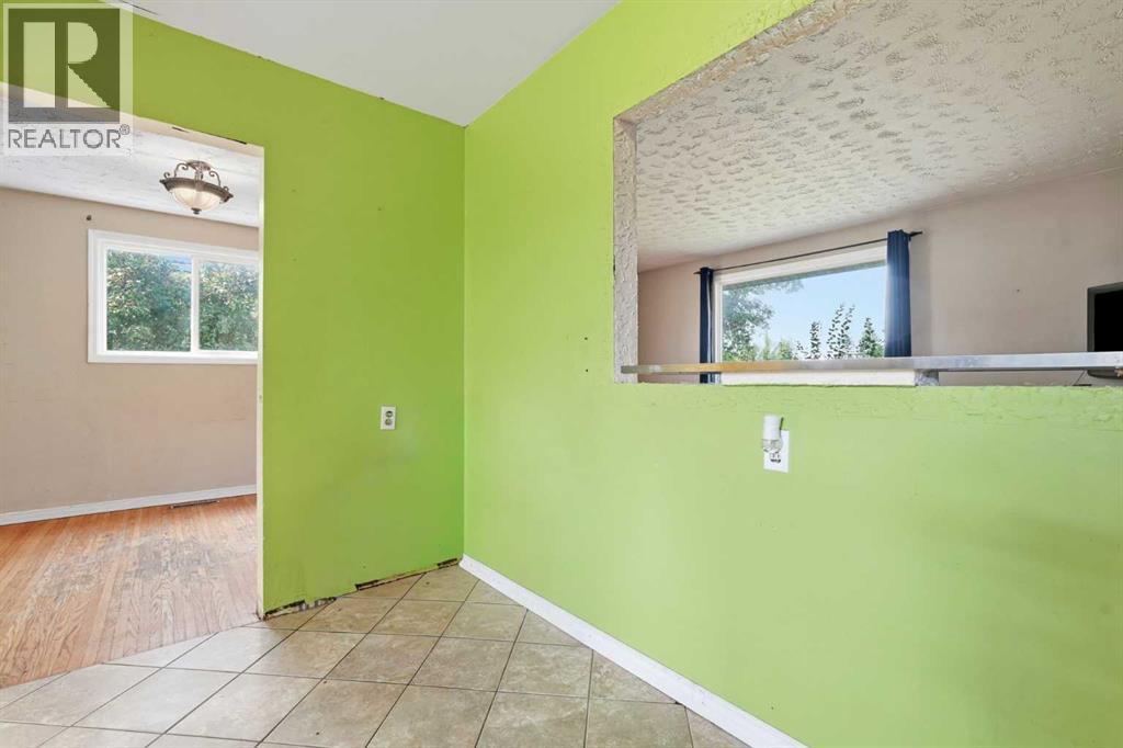 9032 Fairmount Drive SE - 11