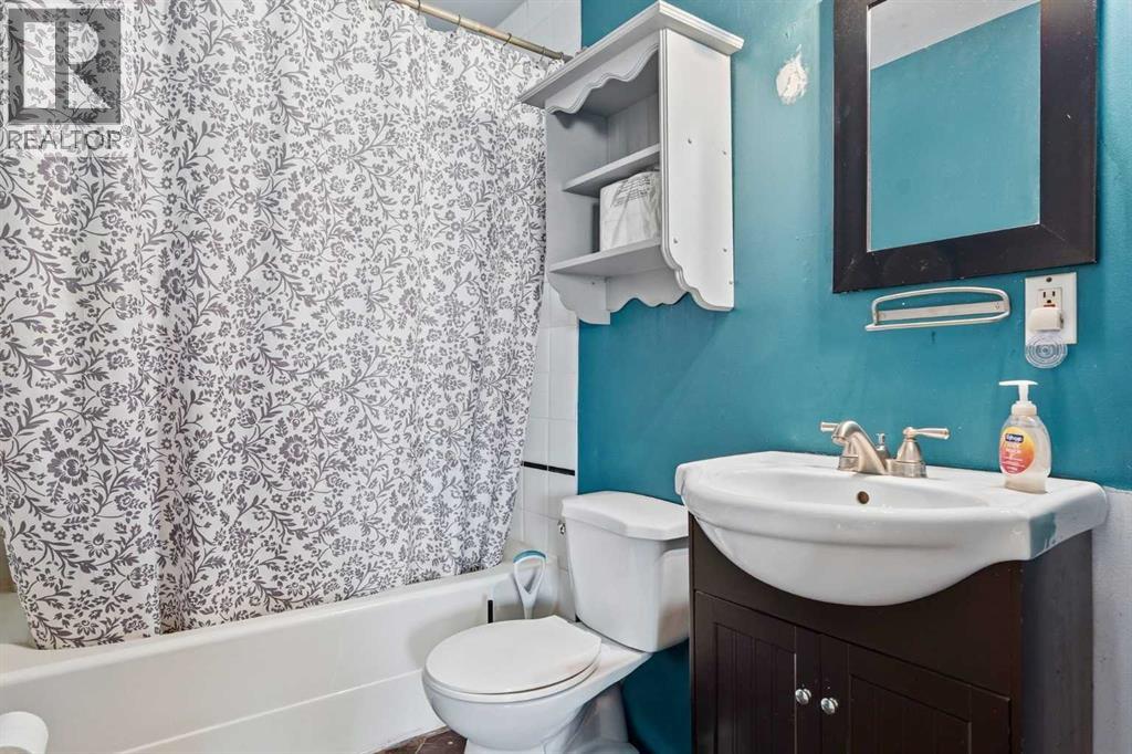 9032 Fairmount Drive SE - 16