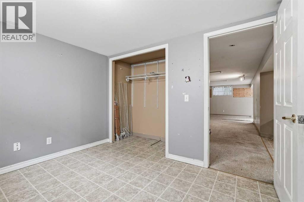 9032 Fairmount Drive SE - 21