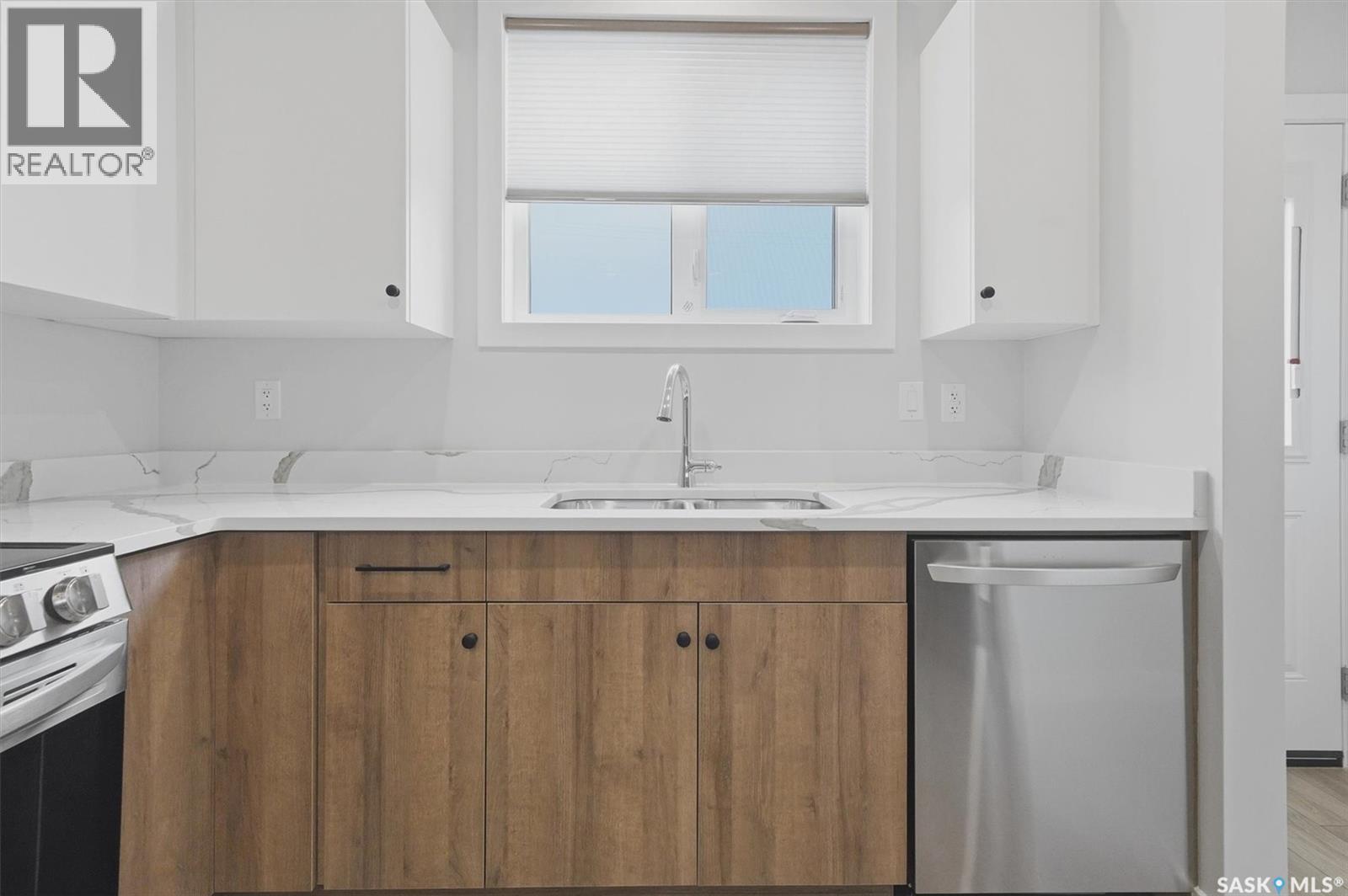 1118 9th STREET E - 11