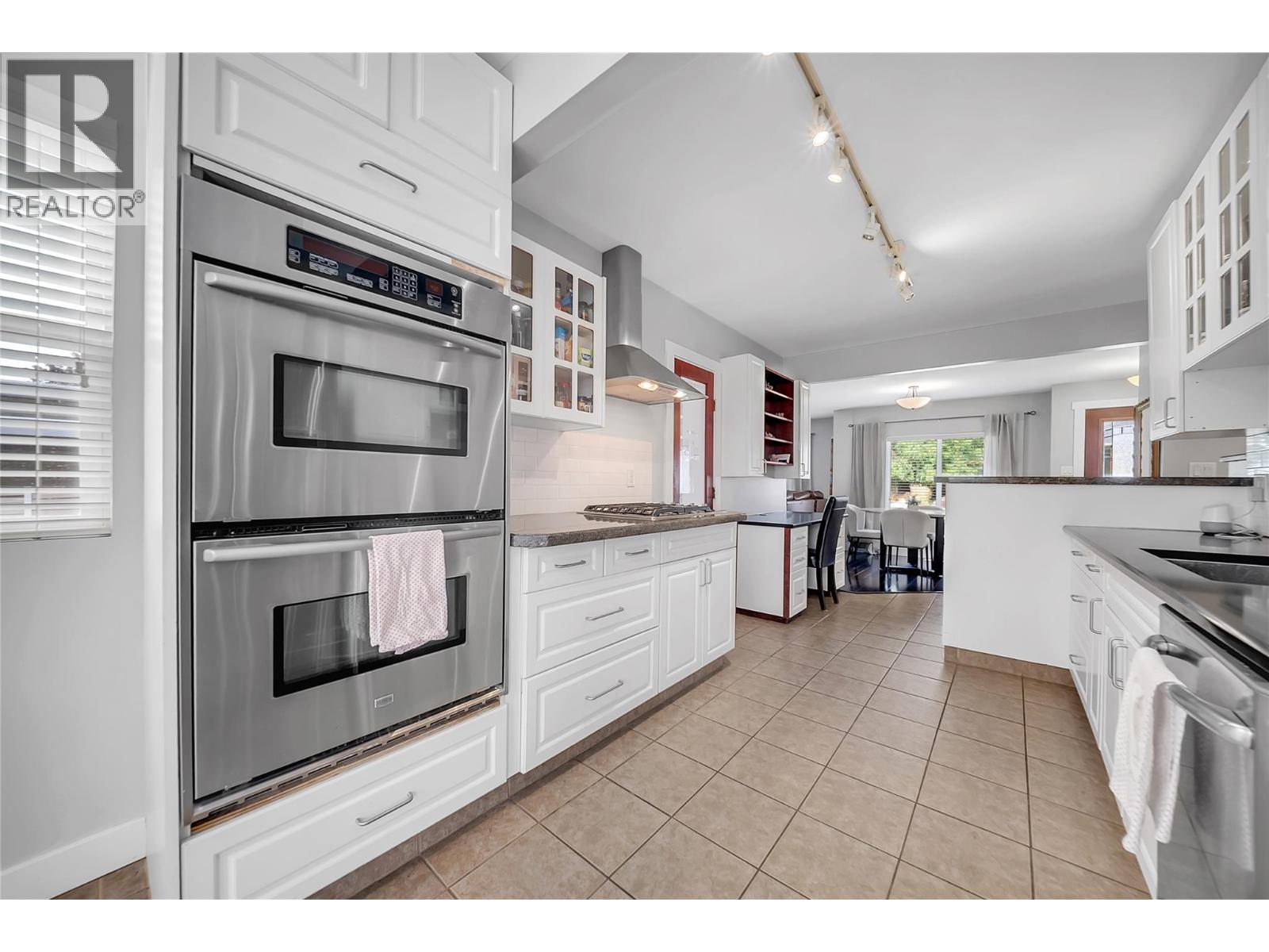 1366 Ridgedale Avenue - 12