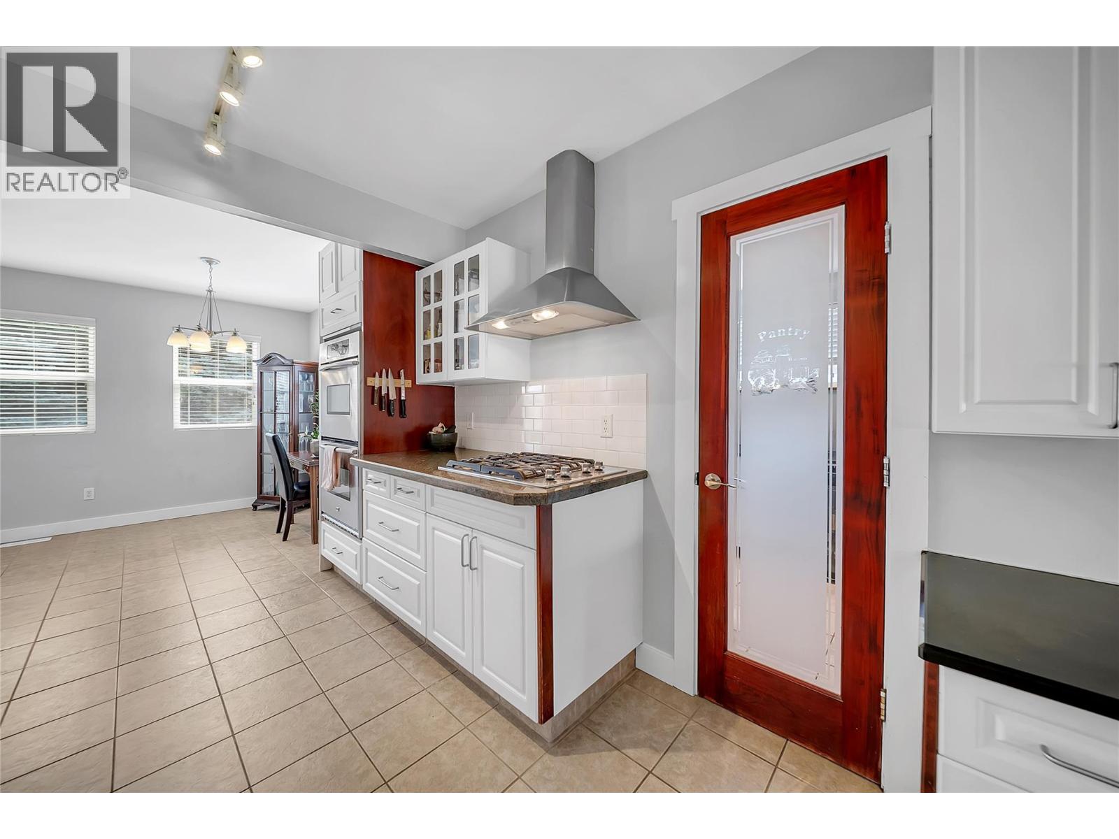 1366 Ridgedale Avenue - 13