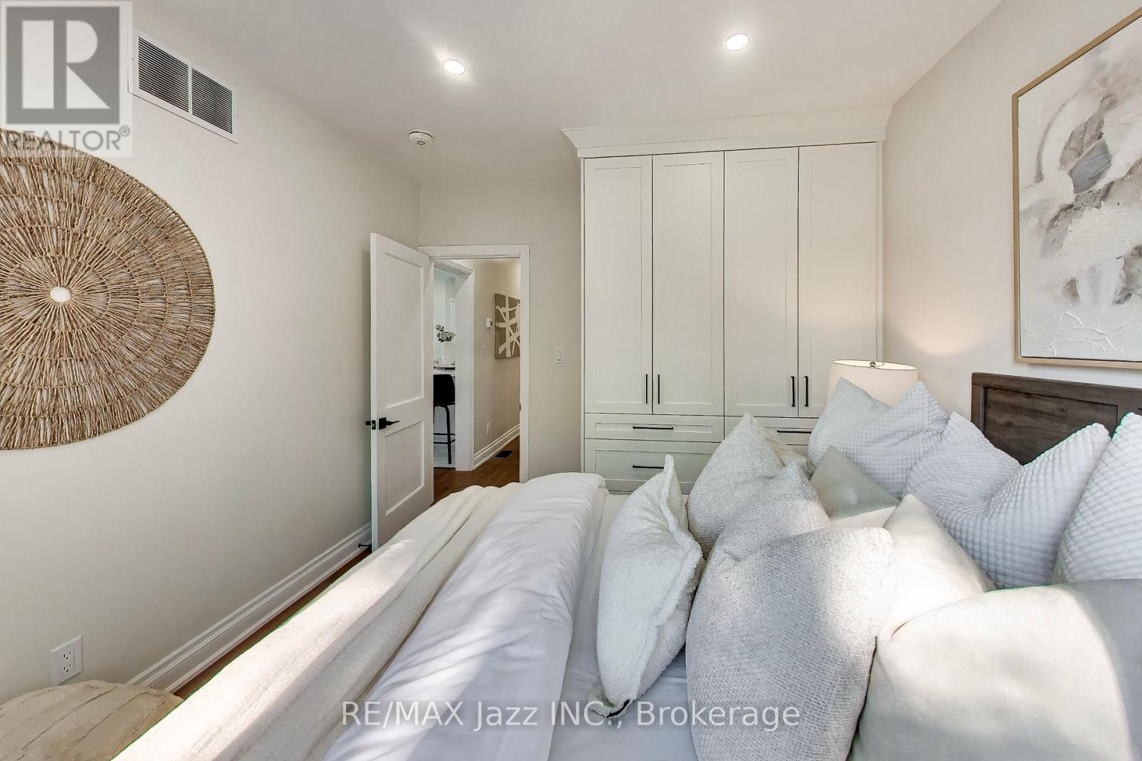 397 BEVERLY STREET - Image 12