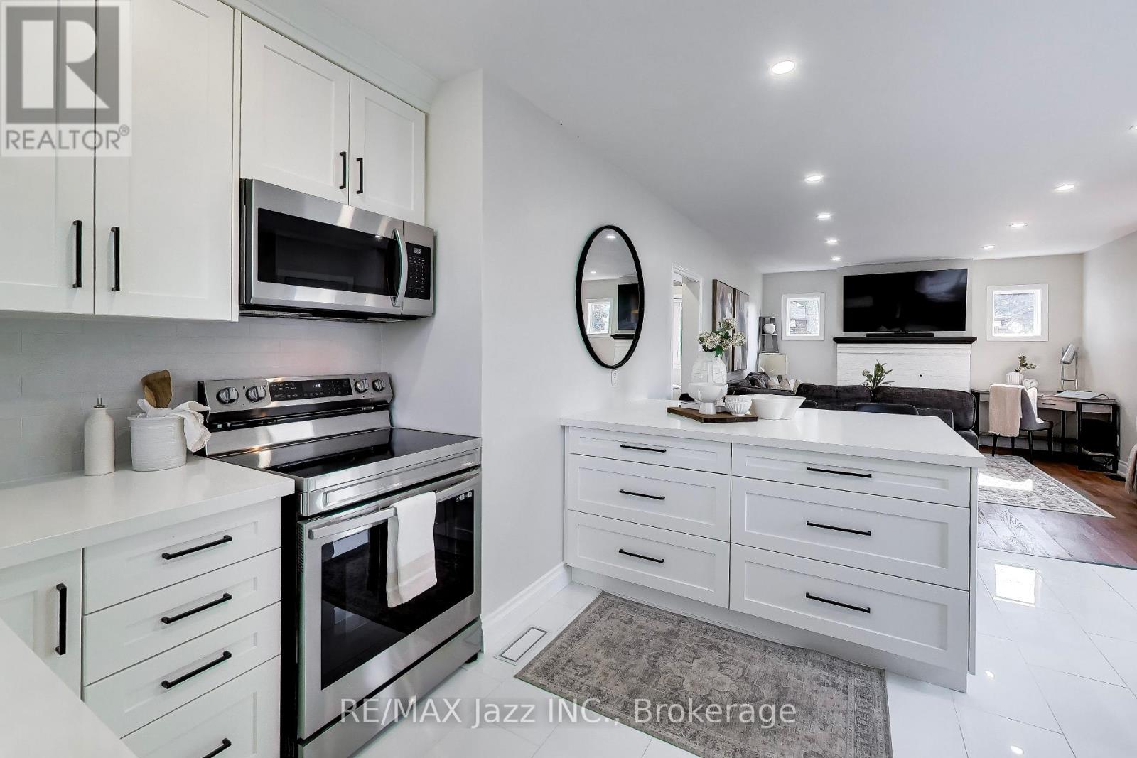 397 BEVERLY STREET - Image 9