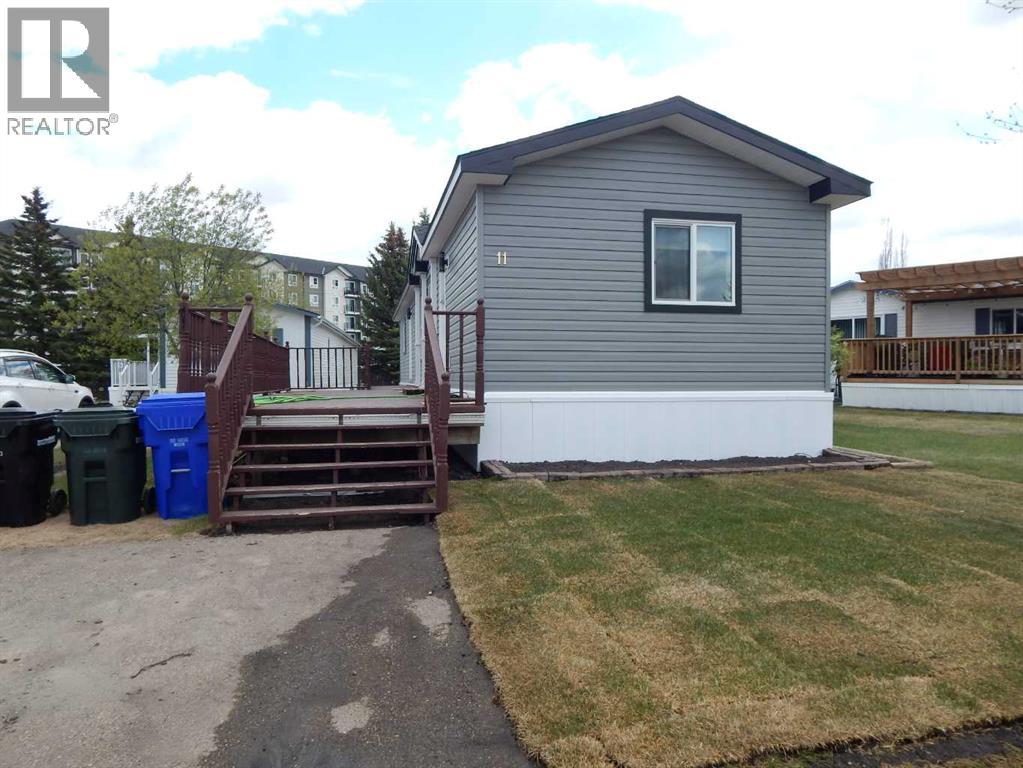 #11, 5210 65 Avenue - 3