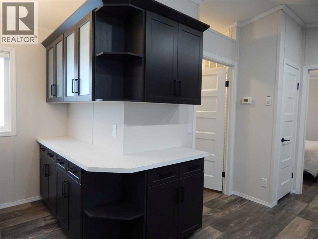 #11, 5210 65 Avenue - 31