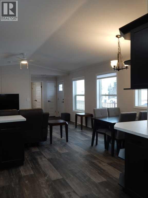 #11, 5210 65 Avenue - 12