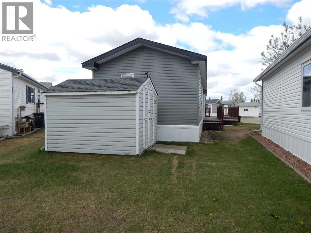 #11, 5210 65 Avenue - 35