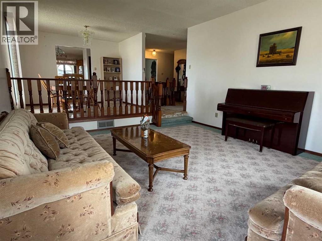 5411 46 Street - 4