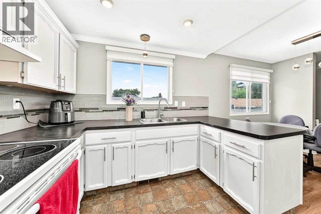 67 Newcombe Crescent - 4