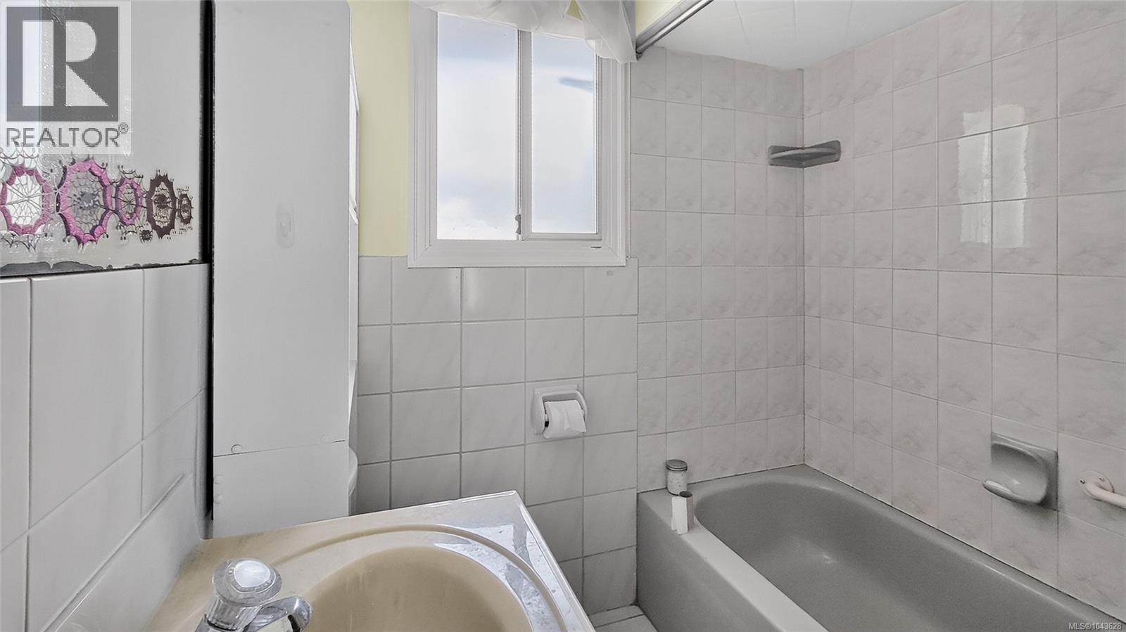 3966 6th Ave - 12
