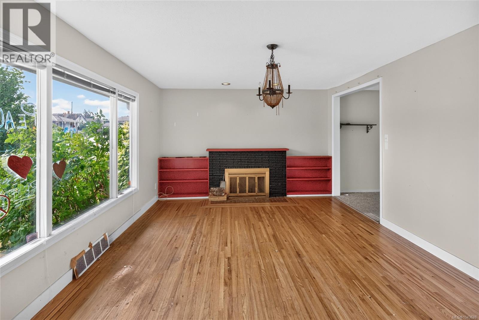 3966 6th Ave - 3