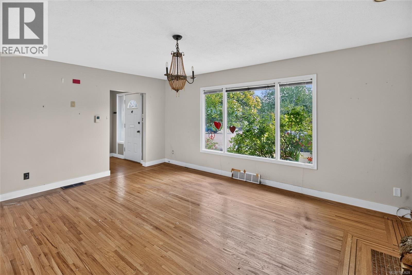 3966 6th Ave - 4