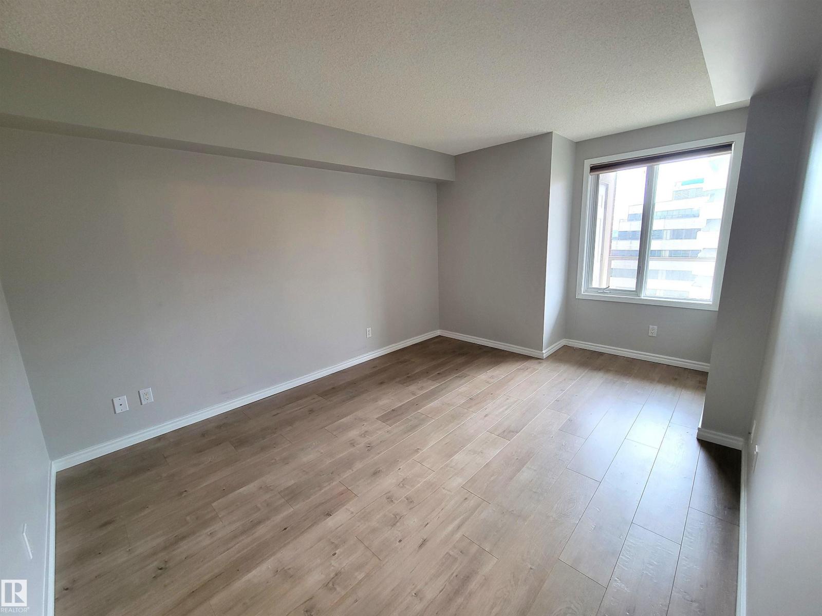 #1002 9741 110 ST NW - 13