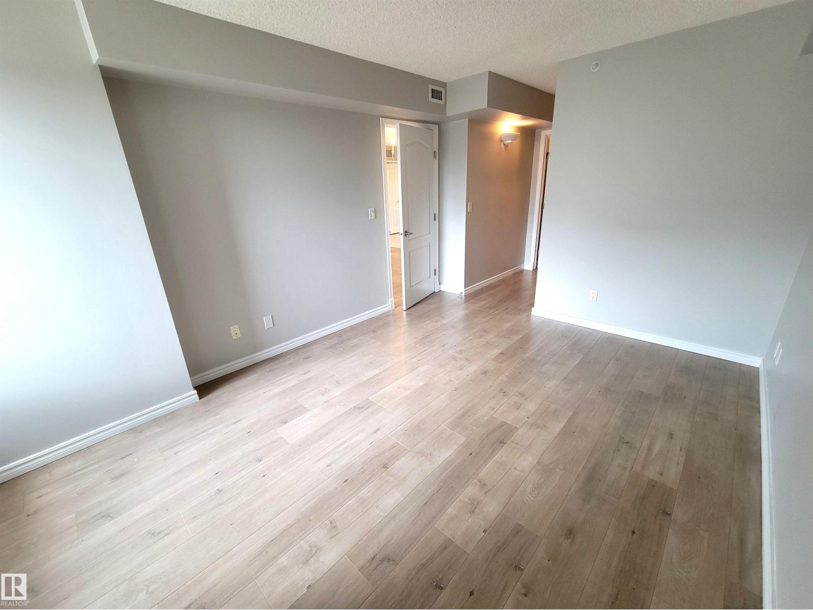 #1002 9741 110 ST NW - 14