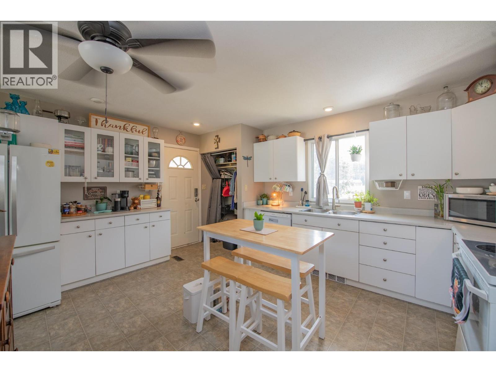 3313 Belaire Drive - 12