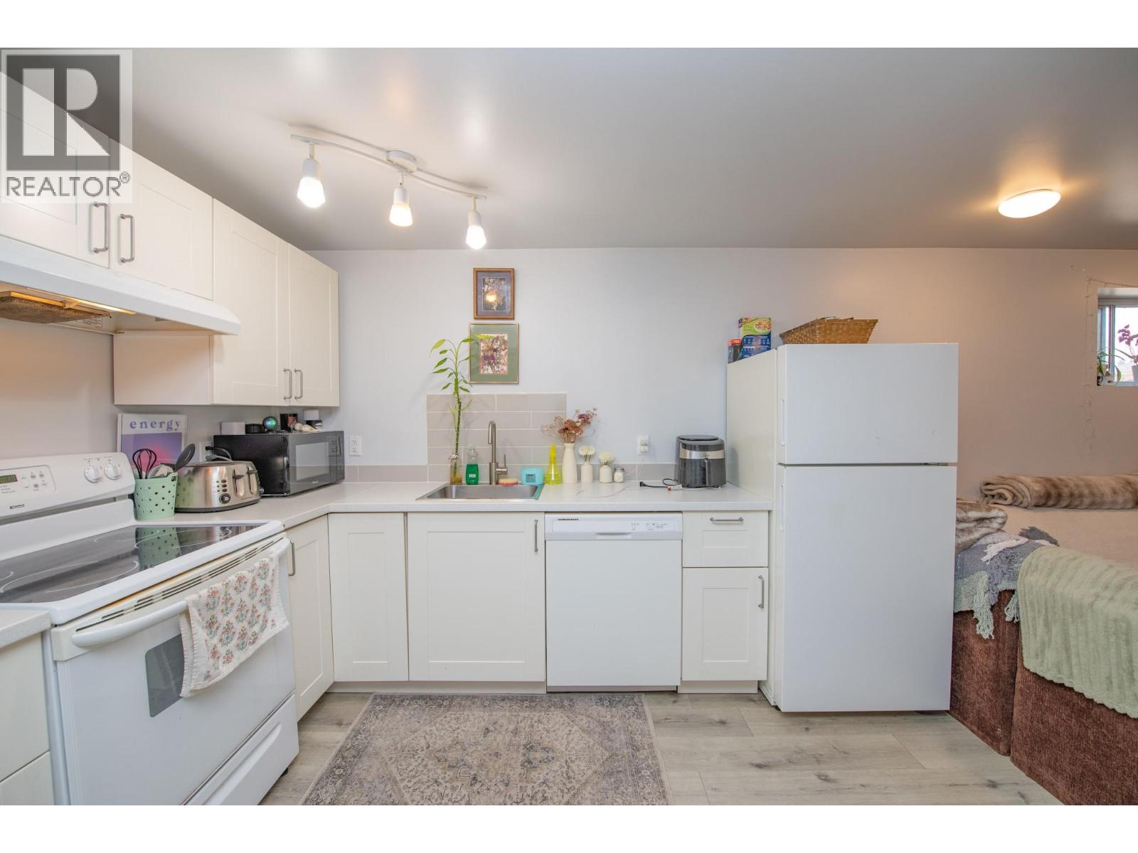 3313 Belaire Drive - 32