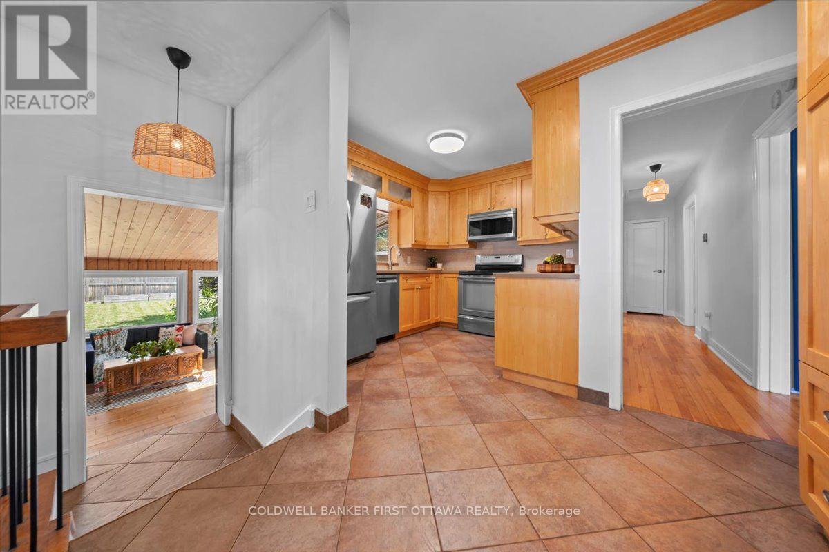 881 BLAIR ROAD - 13