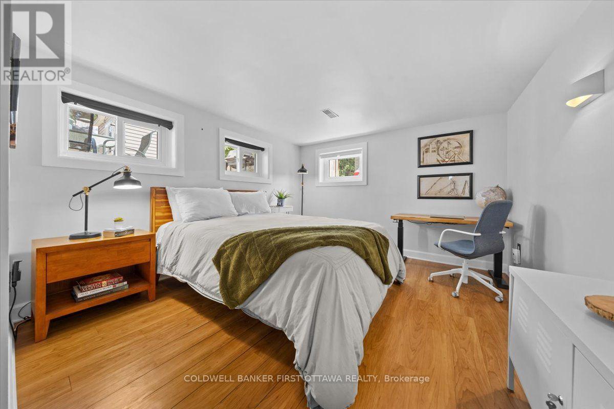 881 BLAIR ROAD - 22