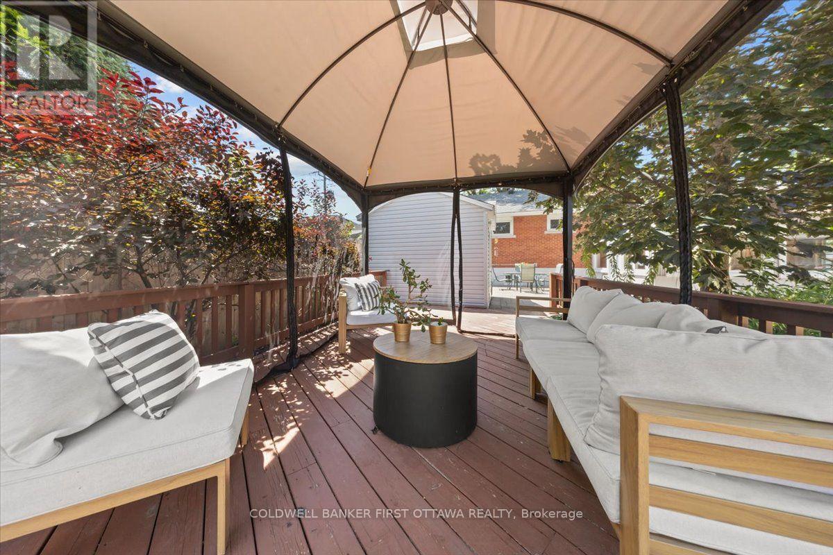 881 BLAIR ROAD - 32