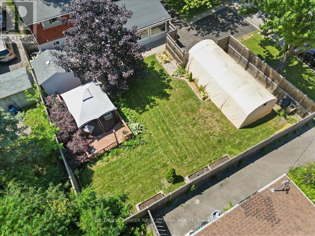 881 BLAIR ROAD - 39