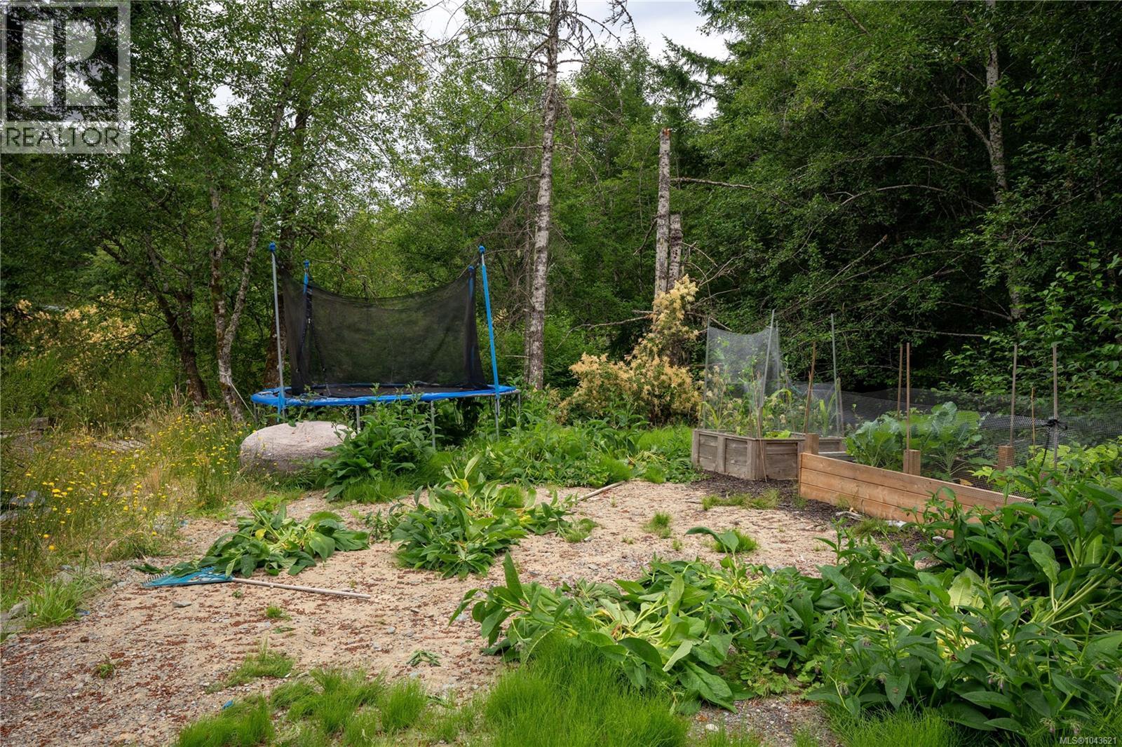 682 Shawnigan Lake Rd - 36