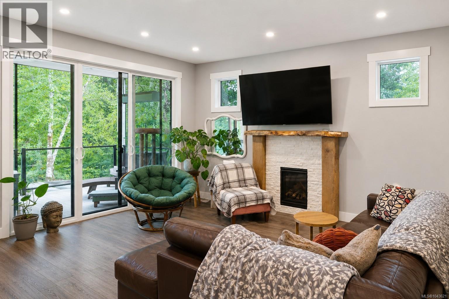 682 Shawnigan Lake Rd - 5