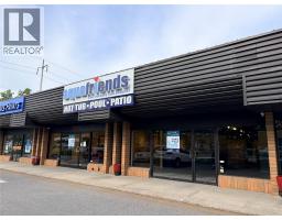 102/103 1990 Cooper Road, Kelowna