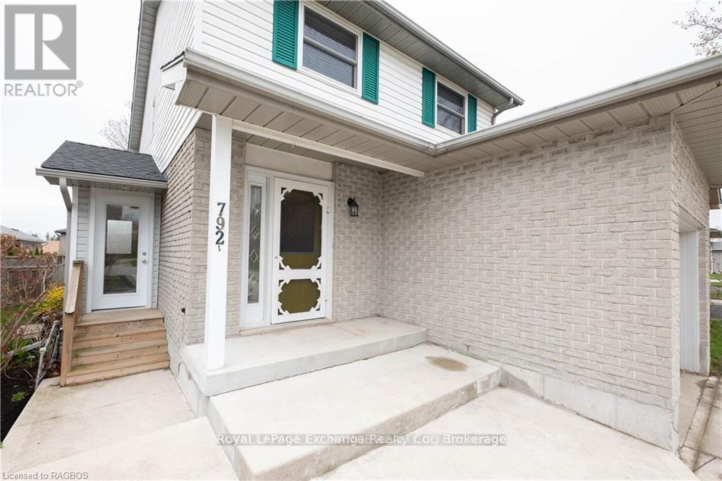792 MACKENDRICK DRIVE - 1