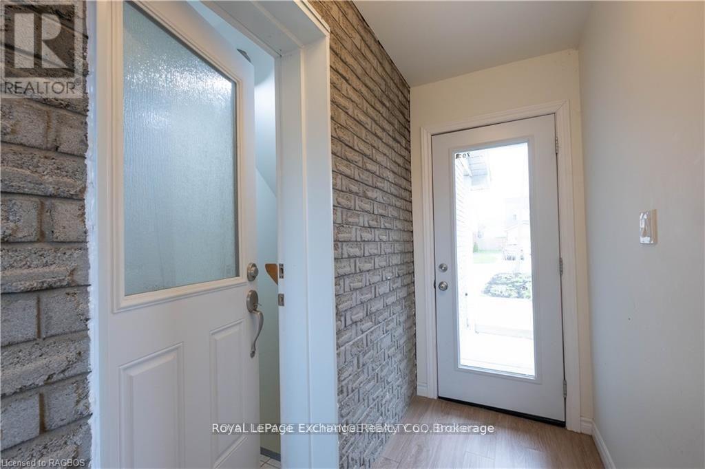 792 MACKENDRICK DRIVE - 3