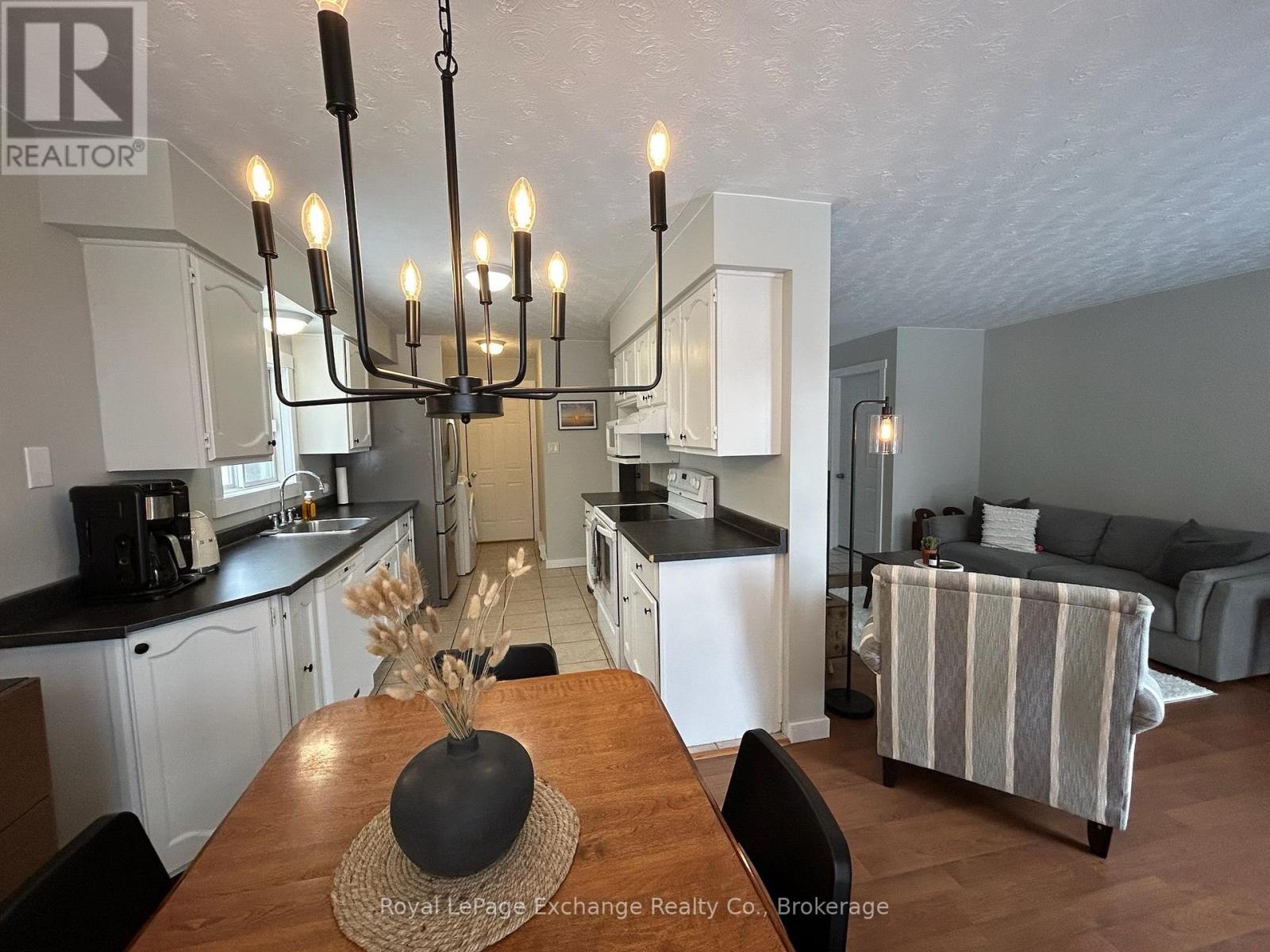 792 MACKENDRICK DRIVE - 35