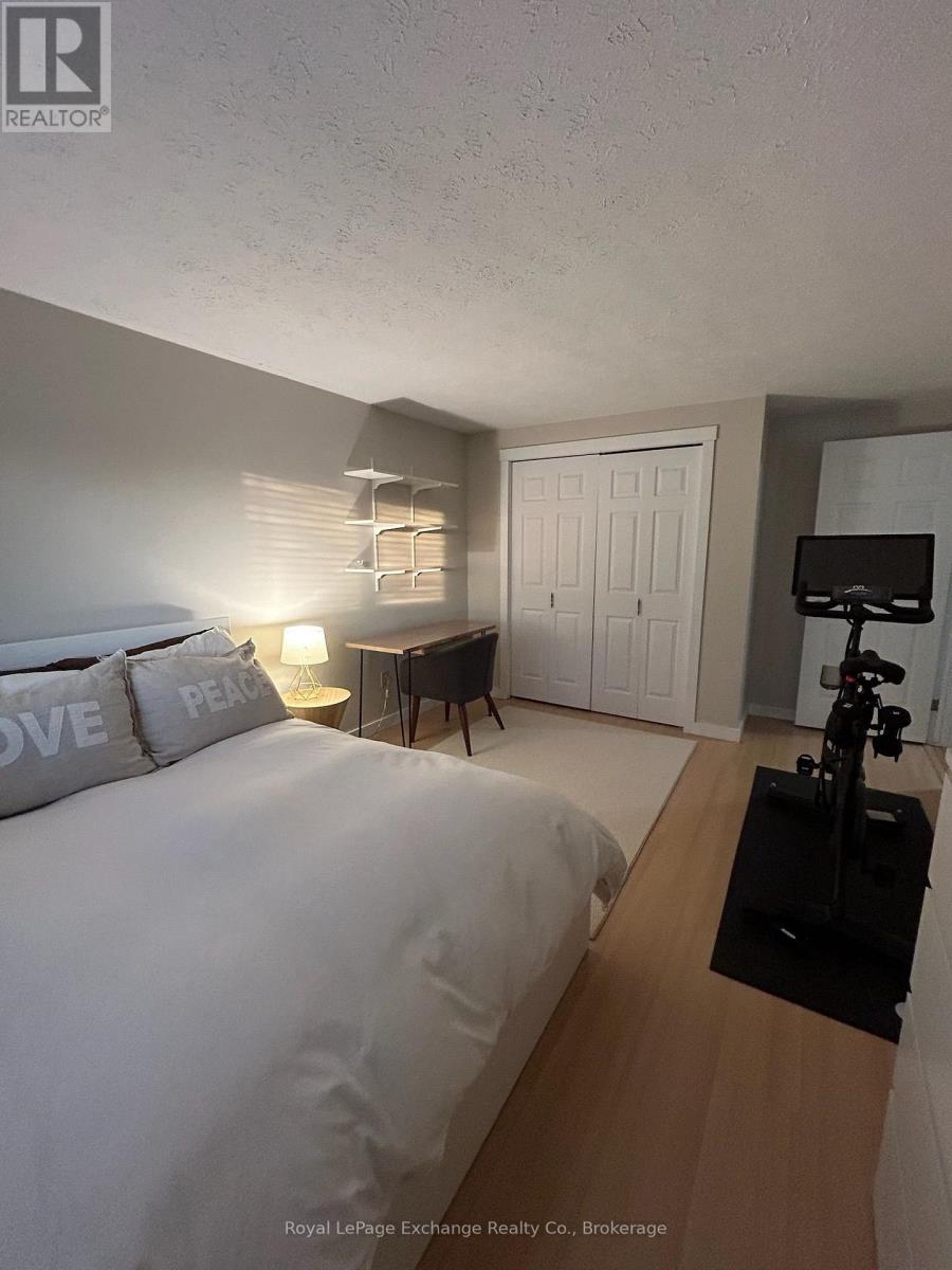 792 MACKENDRICK DRIVE - 41