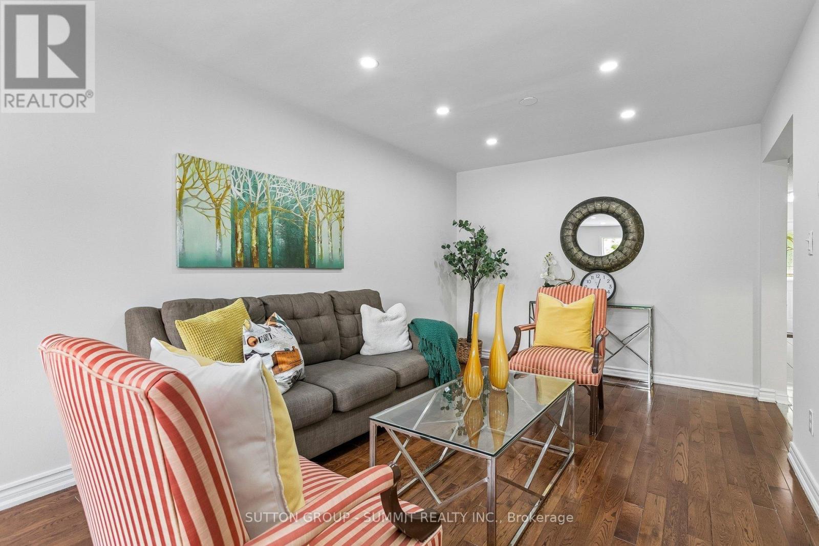 #37 35 MALTA AVENUE N - 19