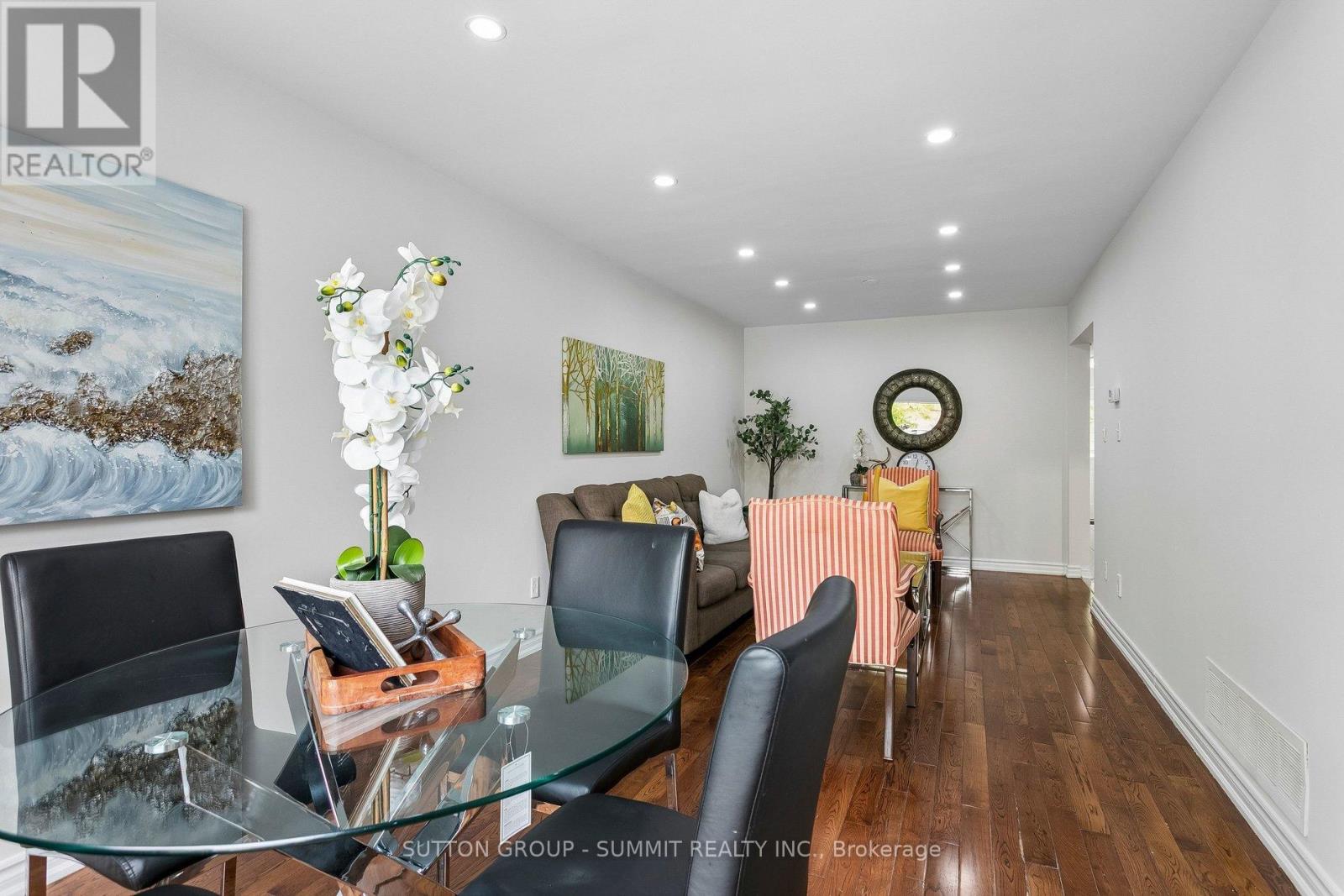 #37 35 MALTA AVENUE N - 28