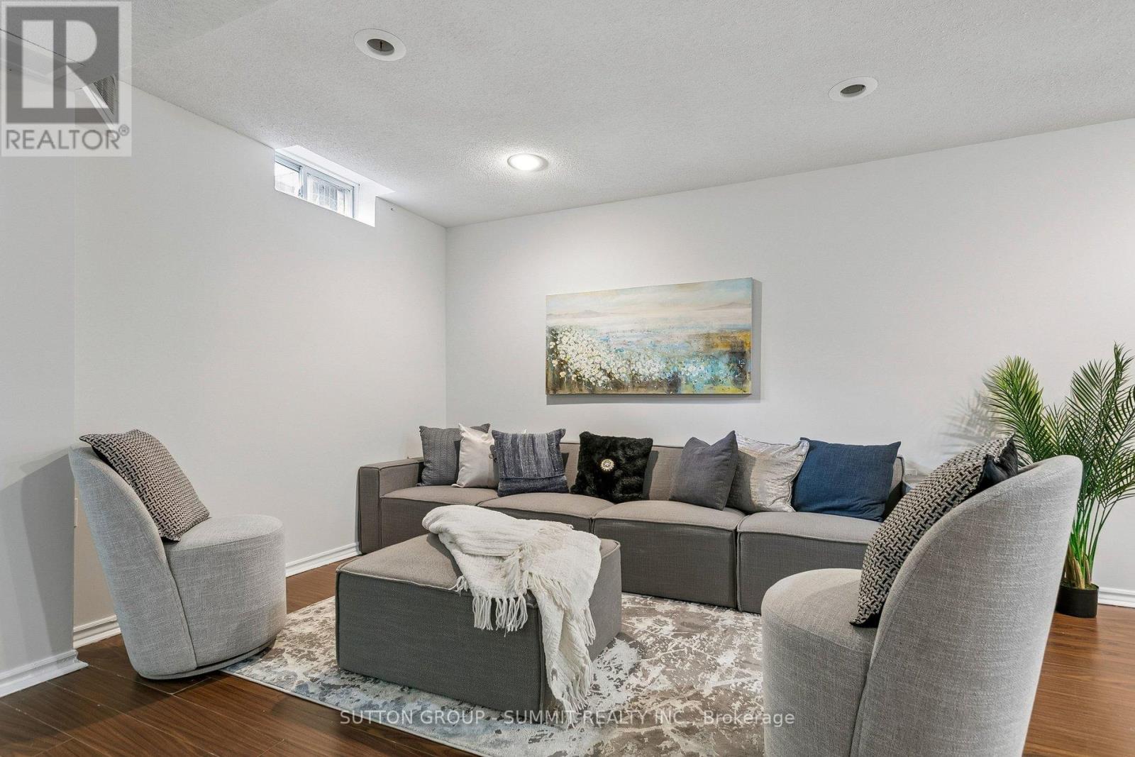 #37 35 MALTA AVENUE N - 41