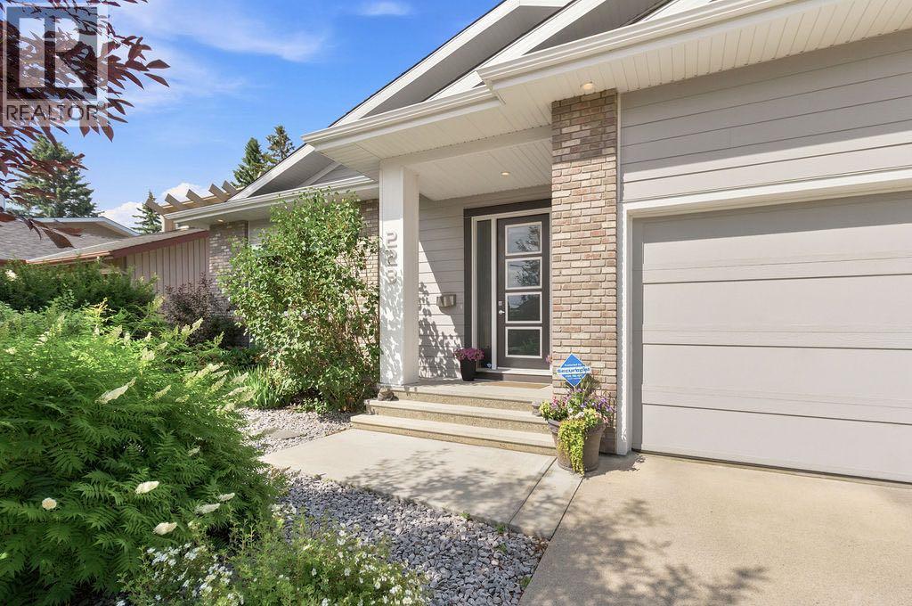 223 Oakland Place SW - 2