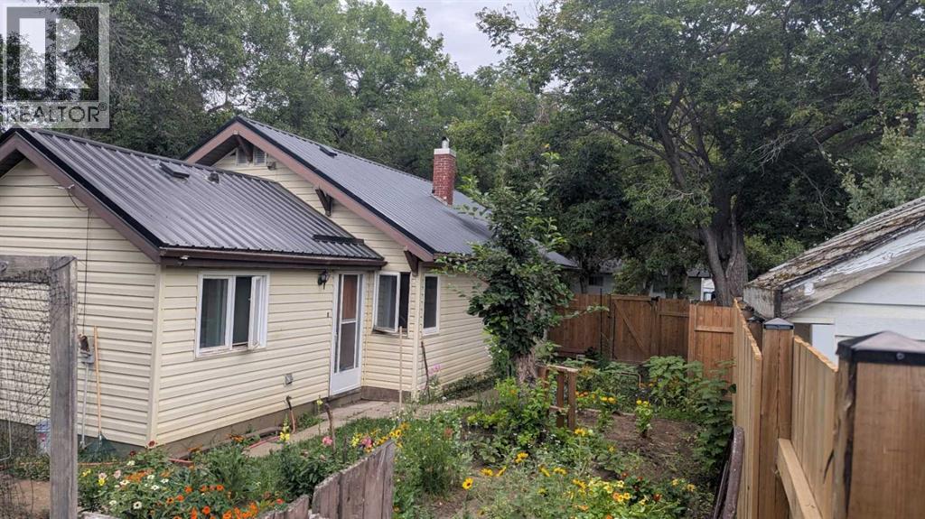 5028 52 Street - 23