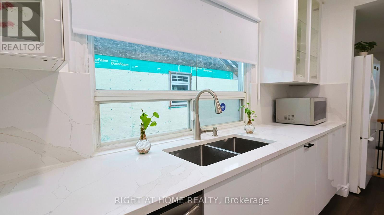 82 NORMANHURST AVENUE - 25