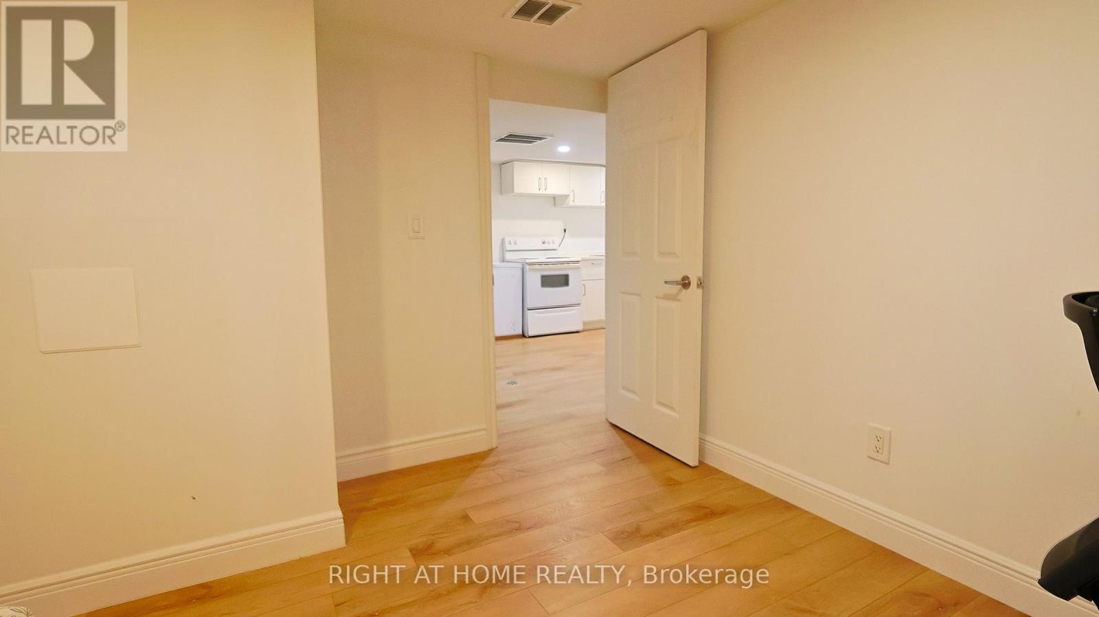 82 NORMANHURST AVENUE - 40
