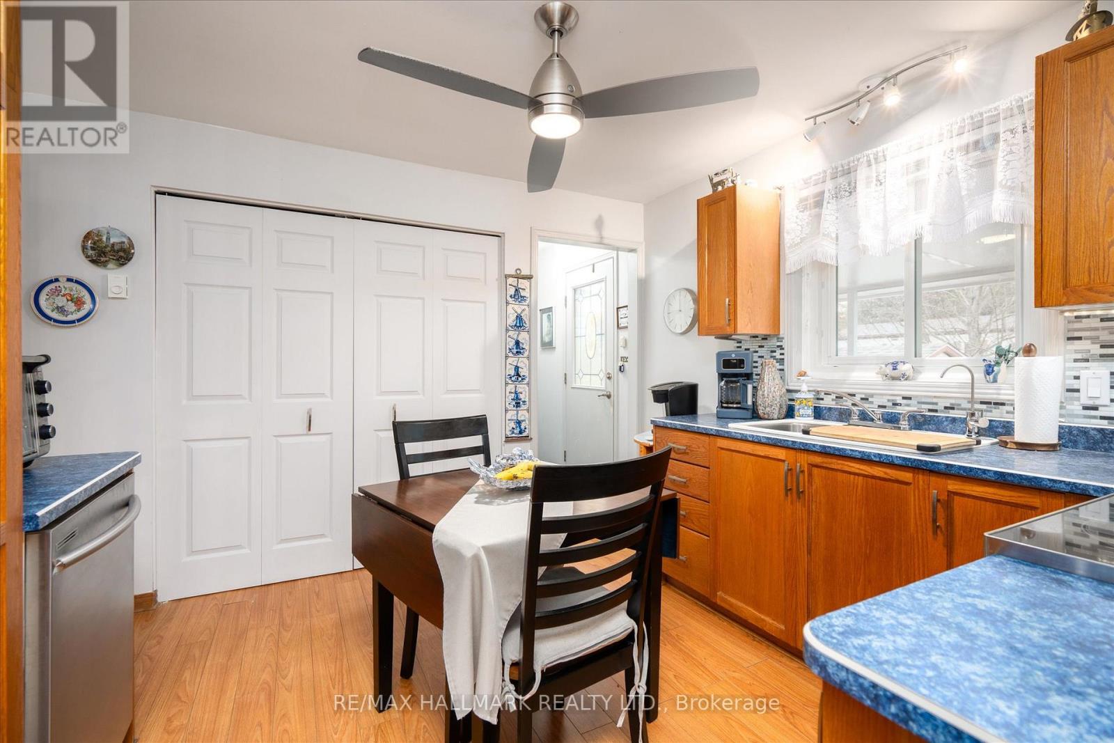 6 SEYMOUR STREET S - 8
