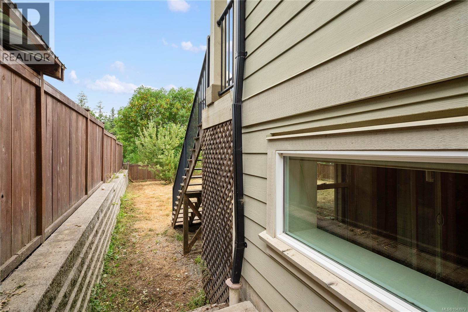 1072 Fitzgerald Rd - 41