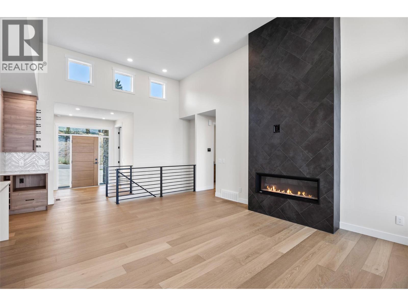 2140 LINFIELD Drive - 10