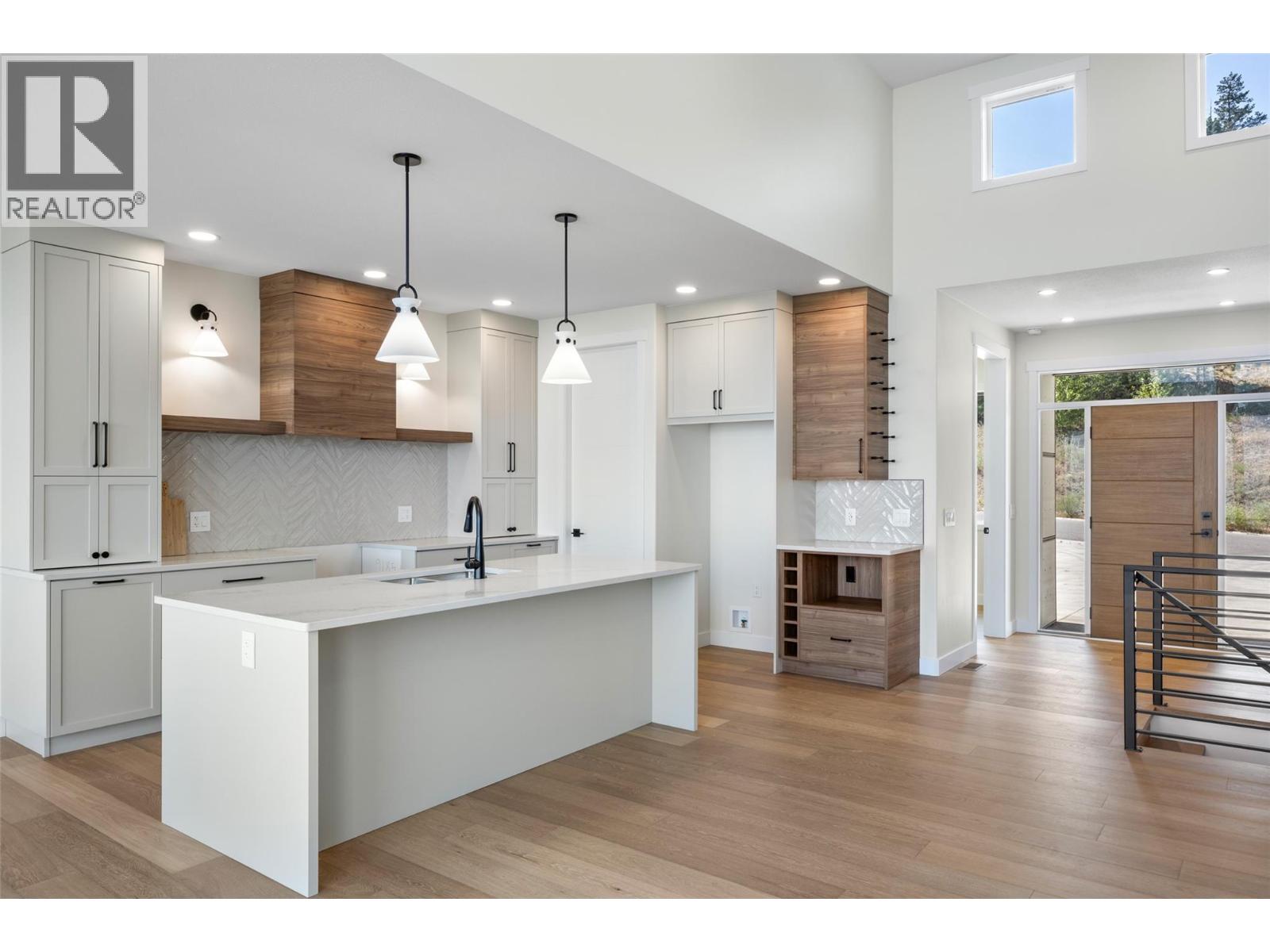 2140 LINFIELD Drive - 11