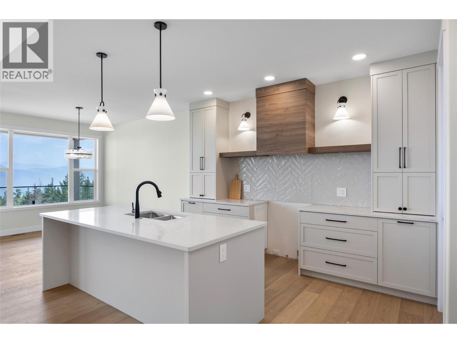 2140 LINFIELD Drive - 13
